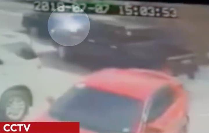 監視カメラに記録された襲撃の瞬間　 ABS-CBN News/ YouTube