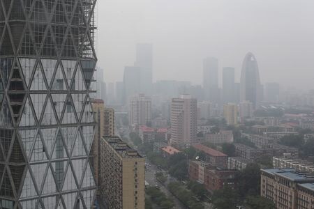 中国国家統計局が１５日発表した１─５月の不動産投資は、前年同期比４．０％減少した。資料写真、北京市内、２０１８年７月（２０２２年　ロイター／Jason Lee）