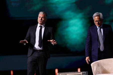 ＡＩ（人工知能）半導体大手、米エヌビディアとサウジアラビアの政府系ファンドが所有するＡＩスタートアップ企業「ヒュメイン」は１３日、業務提携を発表した。写真は同日、リヤドで開催されたサウジ・米国投資フォーラムで撮影（２０２５年　ロイター/Hamad I Mohammed）