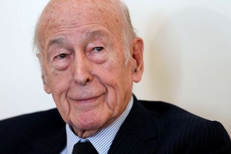 １２月２日、フランスのバレリー・ジスカールデスタン元大統領（写真）が死去した。パリで２０１６年２月撮影（２０２０年　ロイター/Benoit Tessier）