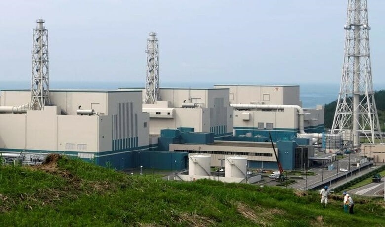 ４月１３日、橘川武郎・東京理科大イノベーション研究科教授は、都内で講演し、日本では現在、長期的視野に立つべき原子力政策の議論が行われていないと指摘した。写真は柏崎刈羽原子力発電所。２００７年７月撮影（２０１８年　ロイター／Issei Kato）