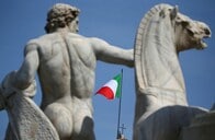 伊ポピュリスト政権、減税など公約実現に債務拡大へ　EU高官「完全に異常」と批判