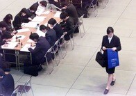 データから見えた「就職氷河期世代」...「不遇な世代」を冷静かつ科学的に読み解き直す意味