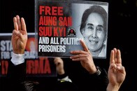 スーチーを刑務所から出した軍事政権の「陳腐」な皮算用...一方、民主化運動には「脱スーチー」の動きも