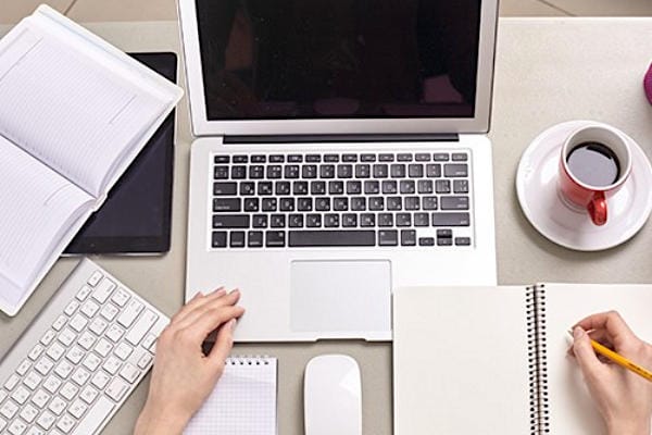 通信講座で学ぶイメージ