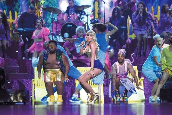 8月、MTV ビデオ・ミュージック・アワーズで　KEVIN MAZUR−WIREIMAGE/GETTY IMAGES