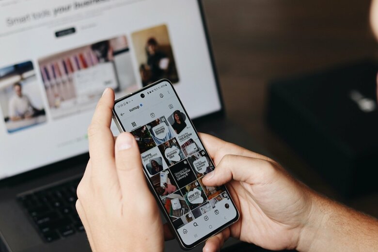 スマホの誘惑を断ち切るのは簡単ではない（写真はイメージです）　SumUp-Unsplash