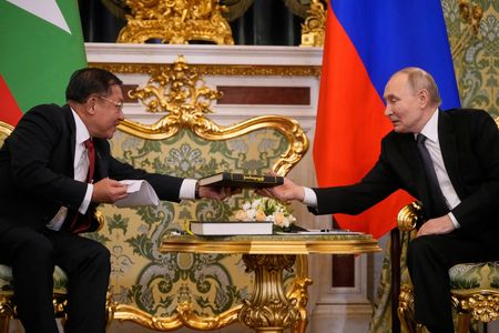 ロシアのプーチン大統領は４日、モスクワを訪れたミャンマー軍事政権のミンアウンフライン総司令官（６８）と会談した。同日撮影（２０２５年　ロイター/Pavel Bednyakov）
