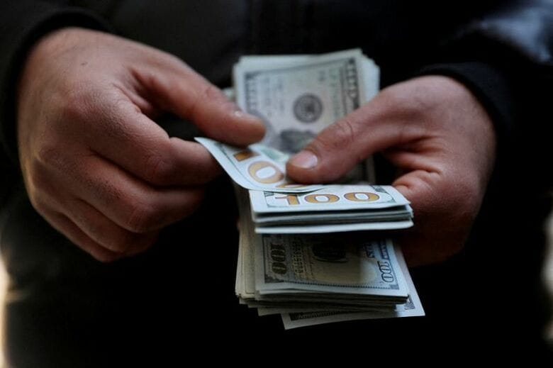 写真はイラン・リアル紙幣。テヘランで２０２５年１２月撮影の提供写真。Majid Asgaripour/WANA (West Asia News Agency) via REUTERS