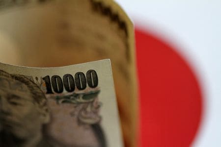　１０月２８日、日銀の黒田東彦総裁は、金融政策決定会合後の記者会見で、外為市場における最近の円安進行は「急速かつ一方的」とし、「日本経済にとってマイナスであり、望ましくない」と語った。２０１７年６月撮影（２０２２年　ロイター/Thomas White）
