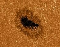 太陽の黒点のクローズアップ　最新高解像度画像が公開された