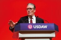 総選挙の「大勝利」から2年、英国民の労働政権への不満が爆発した理由