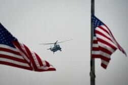 米大統領ヘリのニアミス、離陸前に管制官と連絡取れず＝運輸安全委