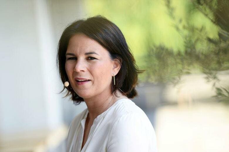 次期ドイツ首相候補として9月26日の連邦議会選挙（総選挙）に出馬を表明している環境政党「緑の党」のアンナレーナ・ベーアボック共同党首（写真）について、国民の過半数が信頼できないと考えていることが分かった。写真はベルリンで6月撮影（2021年　ロイター／Annegret Hilse）