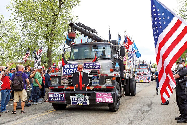 コロナ禍のなか、経済再開を求めるトランプ派（ボストン）　MADDIE MEYER/GETTY IMAGES