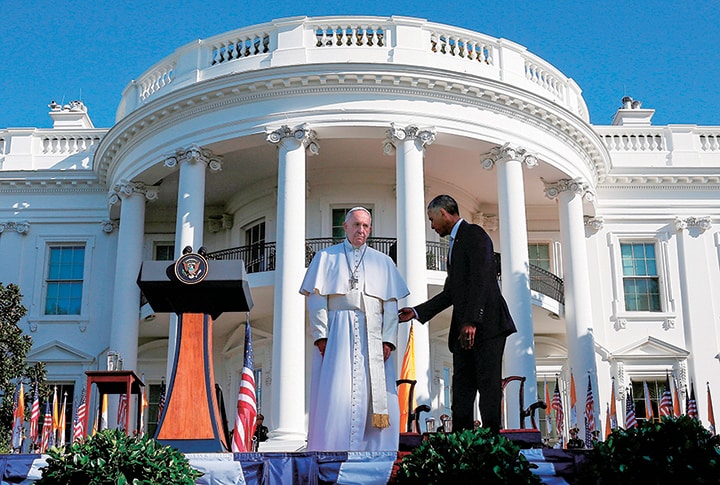 法王フランシスコをホワイトハウスに迎えるオバマ大統領　Win McNamee/Getty Images