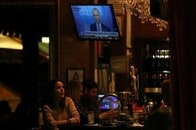 オバマ米大統領「トランプは就任後は現実に直面、路線変更する」