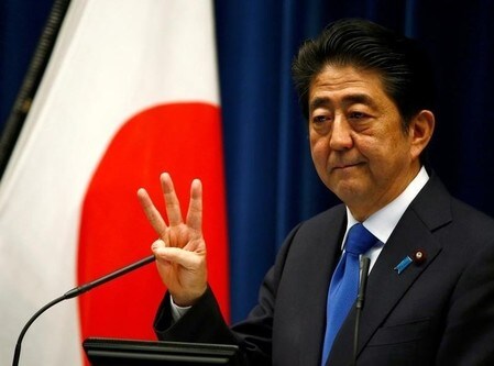 　６月１日、安倍晋三首相は記者会見で、２０１７年４月に予定していた消費税率１０％への引き上げを２年半延期することを正式に表明した。（２０１６年　ロイター/Thomas Peter）