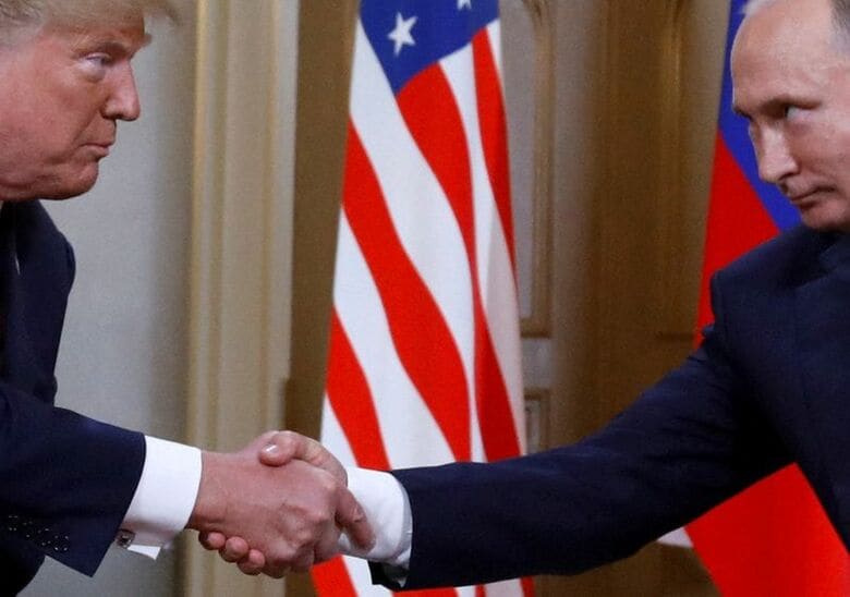 トランプ米大統領とロシアのプーチン大統領。2018年7月16日、ヘルシンキで撮影。REUTERS/Kevin Lamarque