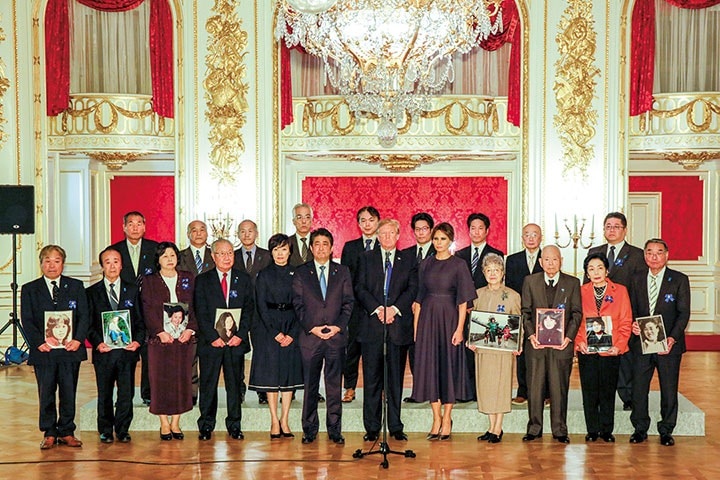 拉致被害者の家族と面会したトランプ米大統領夫妻（17年、東京）　Kimimasa Mayama-Pool-REUTERS