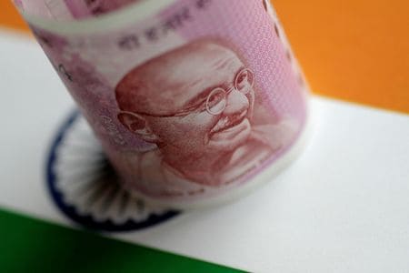 　６月２８日、米格付け会社Ｓ＆Ｐグローバル・レーティングのアナリストは、インドで財政健全化とインフレ率の鈍化が持続的に進めば、格上げを検討する可能性があると述べた。写真は２０１７年６月撮影（２０２３年　ロイター／Thomas White）