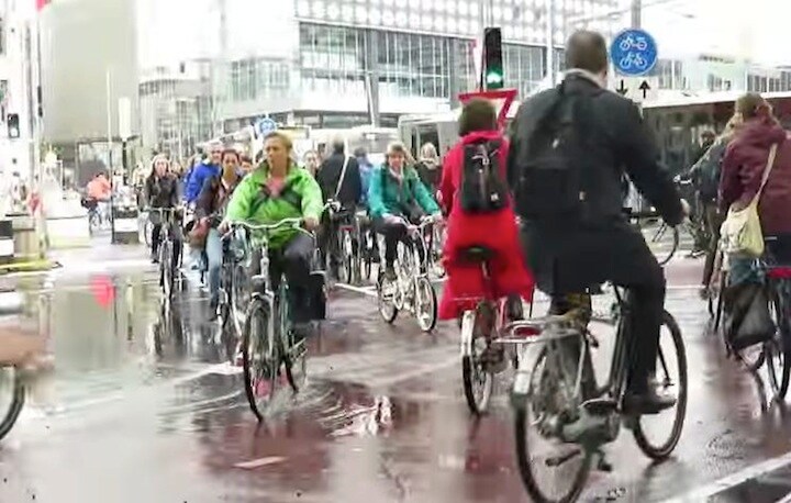 Traffic in the city-Youtube