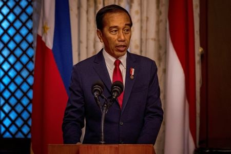 　２月２日　インドネシアのジョコ大統領（写真）は２日、今月１４日の大統領選を巡り特定の候補に肩入れする自身の行動に政権幹部らが不満を募らせているとの指摘について「閣内に問題はない」と述べ、懸念を一蹴した。１月１０日、フィリピンの首都マニラで代表撮影（２０２４年　ロイター）
