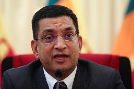 スリランカサのサブリ外相は２５日、主要債権者である日本とインドとの二国間債務再編協定に２６日に署名する見通しだと述べた。写真は２０２３年７月撮影（２０２４年　ロイター/Dinuka Liyanawatte）