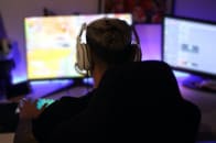 「ビデオゲームをする人は意思決定能力と脳活動が強化される」との研究結果