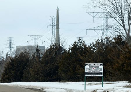 米エネルギー省のキャスリン・ハフ次官補（原子力担当）はロイターに対し、ロシアが米国にウランを売却しなくなる可能性を２０２２年から準備していたとし、ロシア産への依存脱却が国内の精製能力を高めるとの見方を示した。写真は米ミネソタ州モンティチェロの原発。２０２３年３月撮影（２０２４年　ロイター/Adam Bettcher）