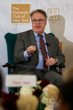 ＮＹ連銀総裁、金利政策変更の必要「現時点で全くない」