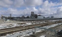 ウクライナ軍、ロシア西シベリアの石化工場を攻撃と表明　火災発生