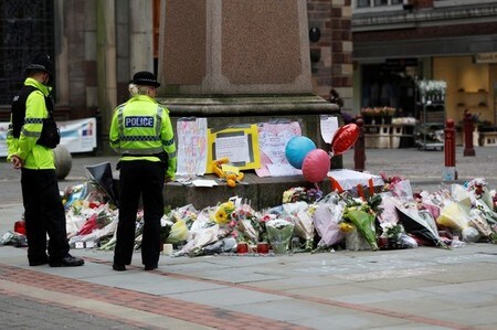 　５月２５日、ＢＢＣは、英警察がマンチェスターの自爆攻撃事件について米当局との情報共有を停止したと報じた。情報源は明らかにしていない。写真は２４日撮影（２０１７年　ロイター／Peter Nicholls）