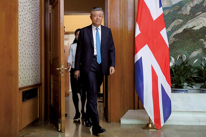 駐英中国大使の劉はウイグル弾圧を平然と否定（写真は2019年）　SIMON DAWSON-REUTERS