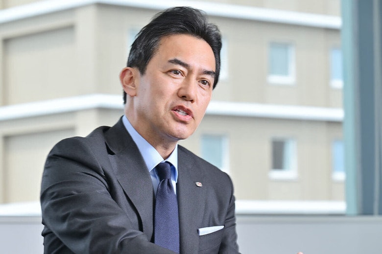 販売員から同社でのキャリアをスタートさせ、2010年に代表取締役社長に就任した佐藤健氏