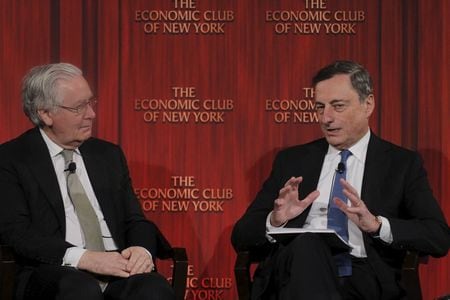 　１２月４日、ドラギＥＣＢ総裁、必要に応じて一段の金融刺激措置を導入する用意があるとの姿勢をあらためて表明（２０１５年　ロイター／Lucas Jackson）