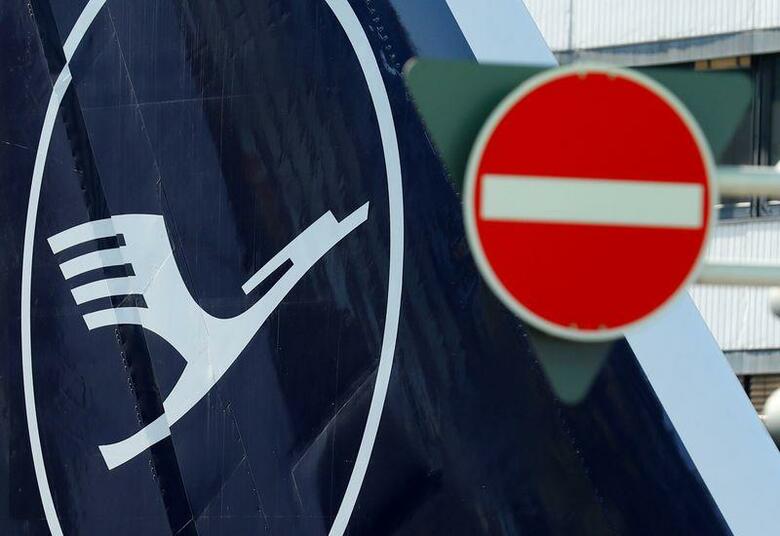 ドイツ航空大手ルフトハンザは10月から、旅客にCOVID－19(新型コロナウイルス感染症)の抗原検査を提供する方針で、カナダと米国の空港に検査センターを開設する選択肢を検討している。21日、フランクフルト国際空港で撮影(2020年　ロイター/Ralph Orlowski)