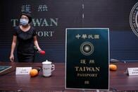 台湾､パスポートのデザイン刷新し｢Taiwan｣大きく　中国｢小細工しても中国の一部という事実に影響せず｣