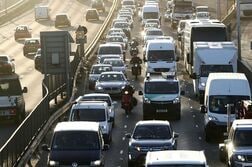 英自動車生産、8月は前年比5.7％増　乗用車需要回復で反転