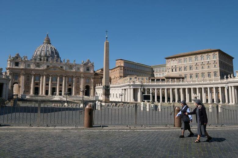 イタリア当局は１７日、新型コロナウイルスによる国内の死者数が前日から３４５人（１６％）増加し、２５０３人になったと明らかにした。ローマで１６日撮影（２０２０年　ロイター/Crispian Balmer）