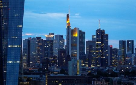 　９月２６日、ドイツの主要経済研究所は秋季合同経済予測で、２０２４年の国内総生産（ＧＤＰ）見通しを０．１％減に下方修正したことを公表した。独フランクフルトで２０１９年撮影（２０２４年　ロイター/Kai Pfaffenbach）