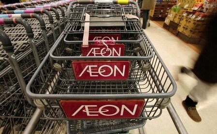 　１０月５日、イオン は、２０１６年３―８月期の連結営業利益が前年同期比０．１％増の７２３億円になったと発表した。写真は都内で２０１３年１月撮影（２０１６年　ロイター/Toru Hanai）