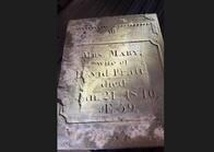 こつ然と現れた墓石...奇怪な事件続く米郊外の町　「まるでスティーヴン・キング」