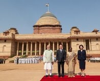 インドと韓国が経済協力強化で合意、30年までに貿易額倍増目指す