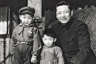大酒のみで癇癪持ち、体罰も当たり前...中国トップの習近平の父・習仲勲の苛烈極まる教育法とは