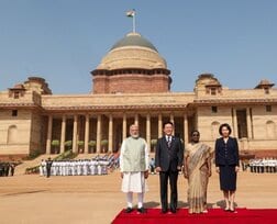 インドと韓国が経済協力強化で合意、30年までに貿易額倍増目指す