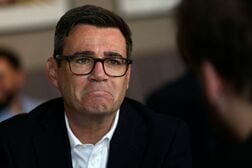 英首相、企業支援を約束　厳しい財政見通しの中で「可能な限り」