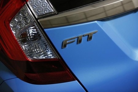 　９月８日、ホンダは８日、小型車「フィット」など計１６車種、約６６万８０００台のリコール（回収・無償修理）を国土交通省に届け出た。写真の「フィット」車は２０１３年６月、都内ホンダ本社で撮影（２０１６年　ロイター／Issei Kato）