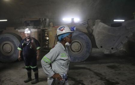 　南アフリカ統計局が発表した２０２０年第４・四半期の国内総生産（ＧＤＰ）は、季節調整済みの年率換算で前期比６．３％増加した。プレトリア近郊の鉱山で２０１９年２月撮影（２０２１年　Siphiwe Sibeko）