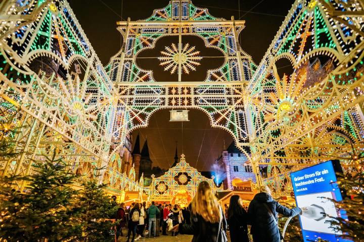 2017年からチューリヒ中央駅付近でクリスマスの時期に開催されている光の祭り「Illuminarium」　Photo: Illuminarium produced by Projektil
